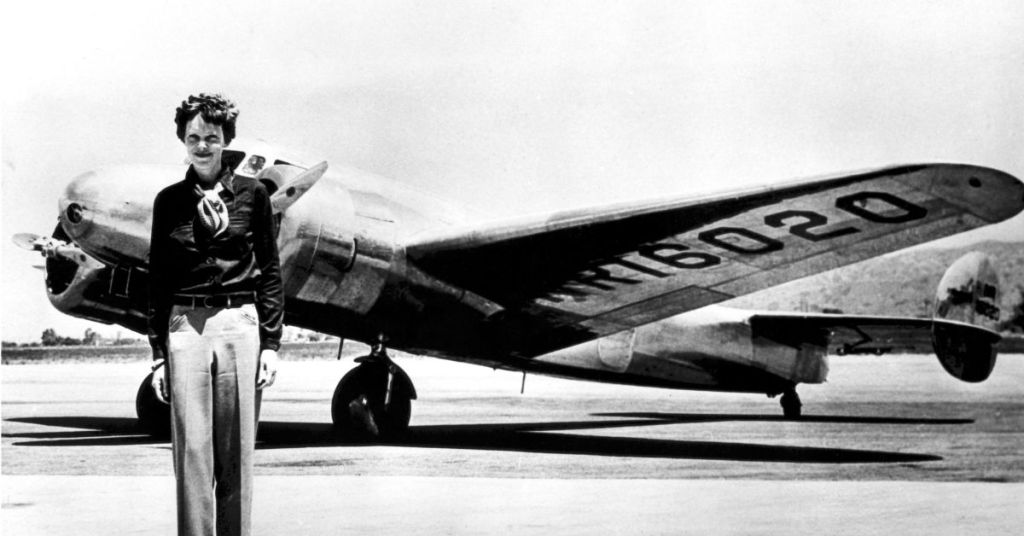 amelia-earhart-breaking-barriers-and-records