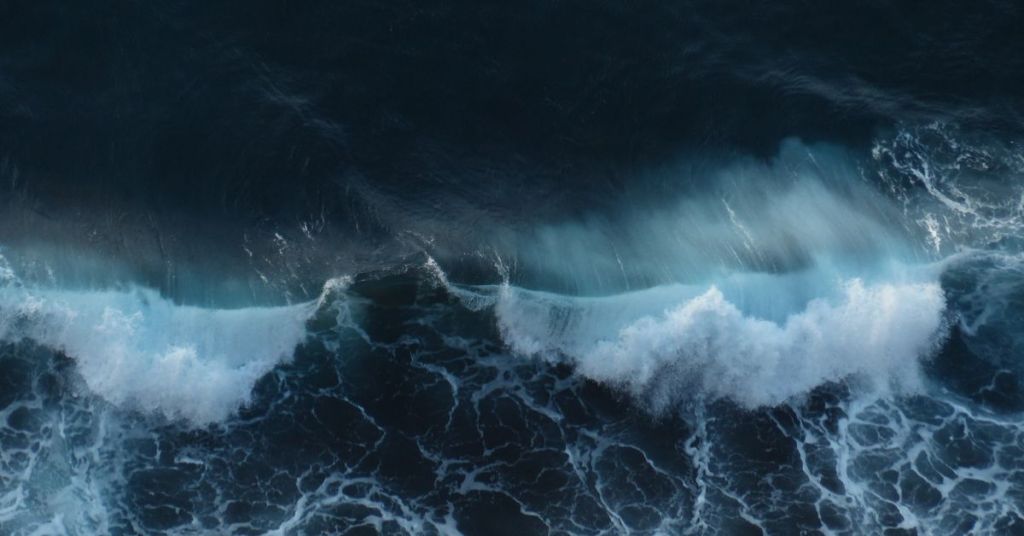 chasing-swell-waves-the-adventurous-pursuit