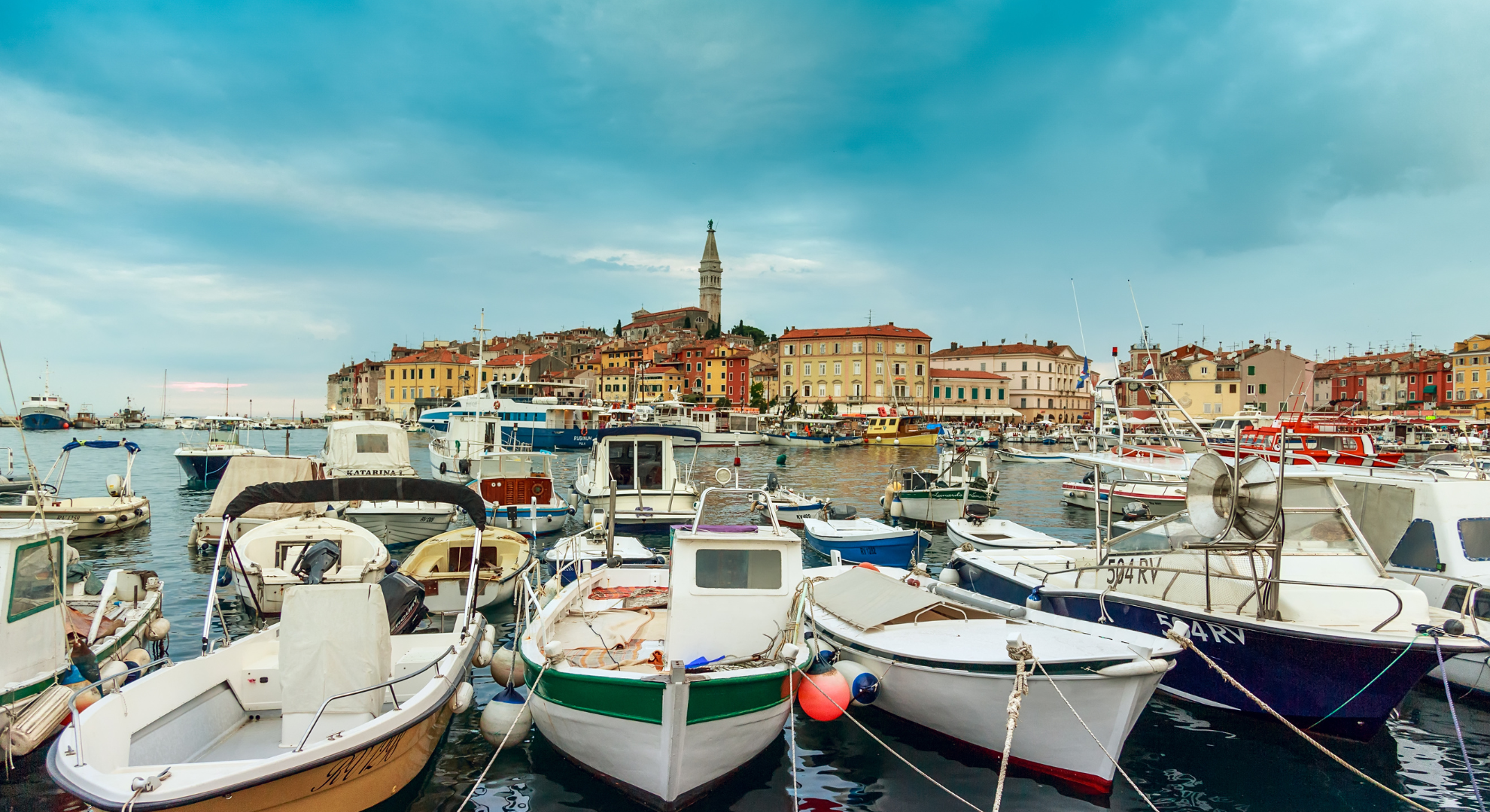 port-side-of-boat-navigating-tips-for-smooth-sailing