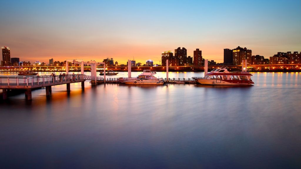 the-ports-economic-impact-and-trade-relations