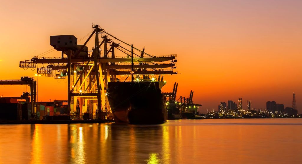 port-of-praslin-gateway-to-tranquil-beauty