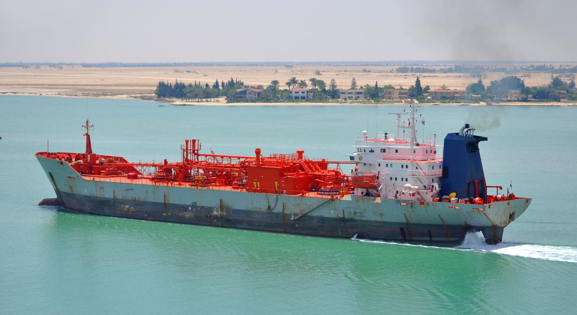 port-of-suez-navigating-global-trade-through-history
