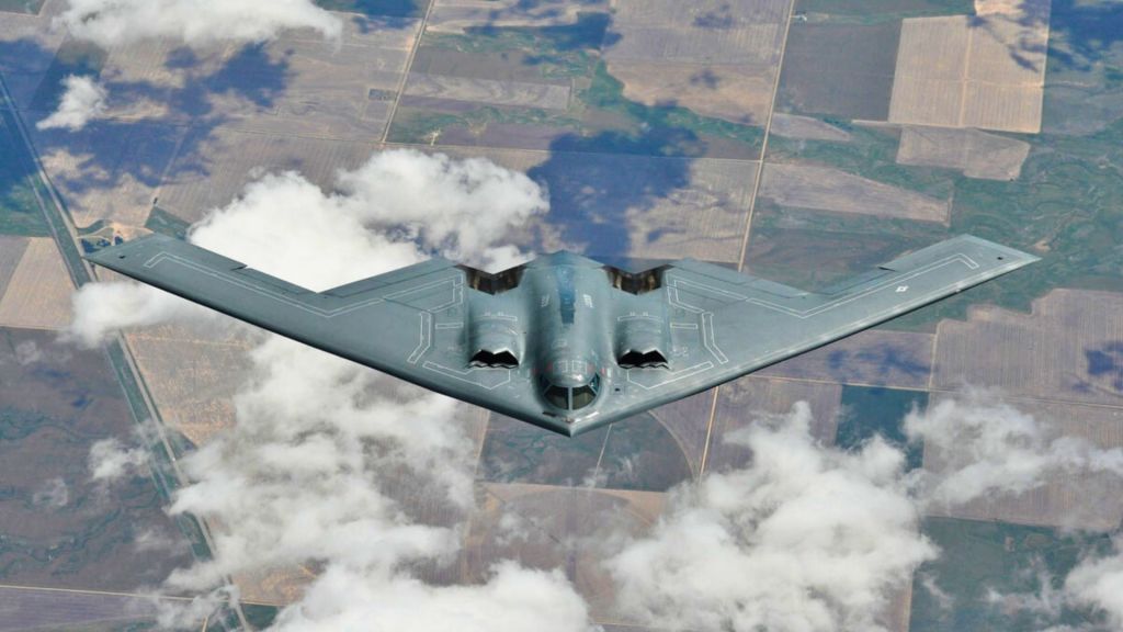 Exploring the Cutting-Edge Technology Behind the B2 Bomber Jet