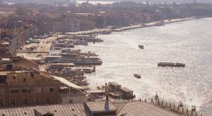 port-of-venice-elegance-a-historical-odyssey