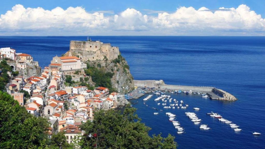 the-tyrrhenian-seas-geographic-expanse