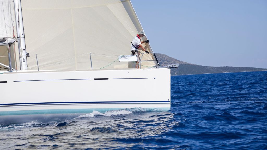 day-sailors-a-glimpse-of-nautical-freedom