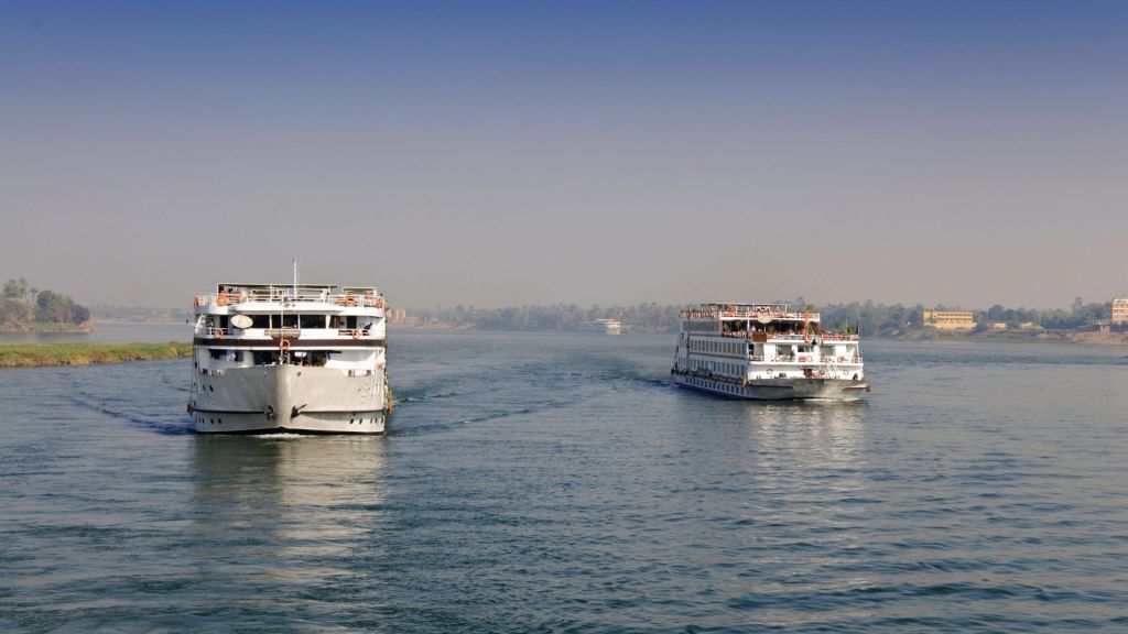 historical-perspective-from-luxury-liners-to-contemporary-cruisers